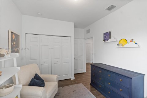 Villa ou maison à vendre à Hialeah, Floride: 5 chambres, 260.87 m2 № 2001197 - photo 19