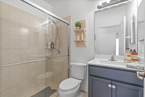 Villa ou maison à vendre à Hialeah, Floride: 5 chambres, 260.87 m2 № 2001197 - photo 12