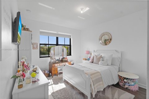 Villa ou maison à vendre à Hialeah, Floride: 5 chambres, 260.87 m2 № 2001197 - photo 22