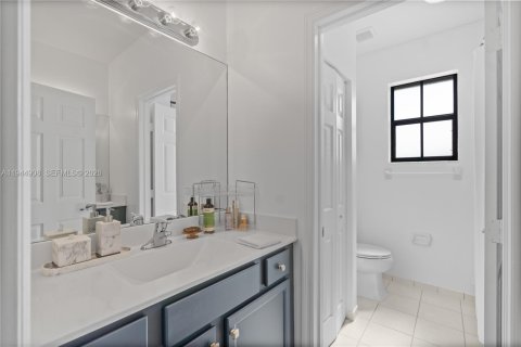 Villa ou maison à vendre à Hialeah, Floride: 5 chambres, 260.87 m2 № 2001197 - photo 21
