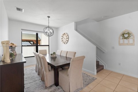 Villa ou maison à vendre à Hialeah, Floride: 5 chambres, 260.87 m2 № 2001197 - photo 14