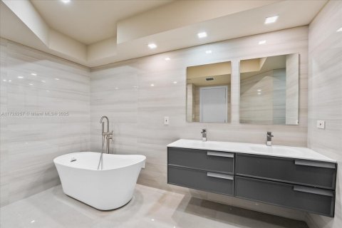 Condominio en venta en Aventura, Florida, 3 dormitorios, 144.93 m2 № 1874680 - foto 12