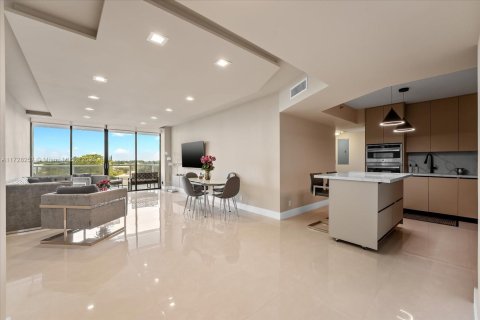 Condominio en venta en Aventura, Florida, 3 dormitorios, 144.93 m2 № 1874680 - foto 3