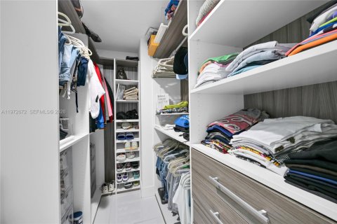 Condo in Aventura, Florida, 3 bedrooms  № 2052945 - photo 14