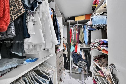 Condo in Aventura, Florida, 3 bedrooms  № 2052945 - photo 13