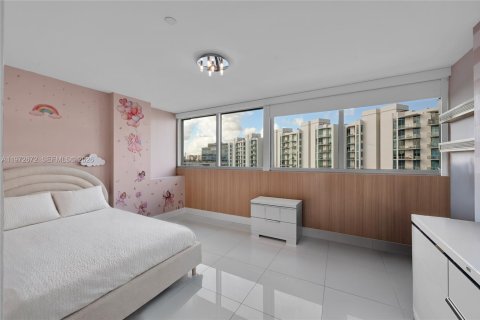 Condo in Aventura, Florida, 3 bedrooms  № 2052945 - photo 15