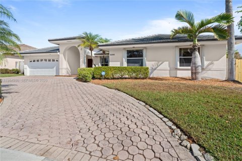 House in Miami, Florida 5 bedrooms, 267.28 sq.m. № 2045814 - photo 22