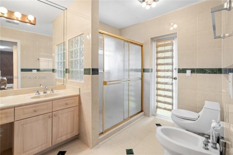 House in Miami, Florida 5 bedrooms, 267.28 sq.m. № 2045814 - photo 13