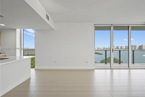 Copropriété à vendre à North Miami Beach, Floride: 3 chambres, 144.56 m2 № 2252863 - photo 2