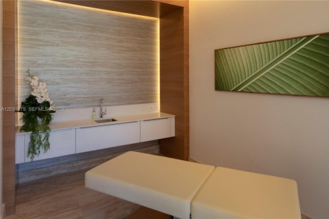 Copropriété à vendre à North Miami Beach, Floride: 3 chambres, 144.56 m2 № 2252863 - photo 29