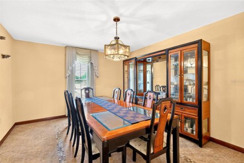 House in Wildwood, Florida 4 bedrooms, 267.19 sq.m. № 2167276 - photo 20