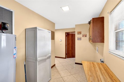 House in Wildwood, Florida 4 bedrooms, 267.19 sq.m. № 2167276 - photo 24