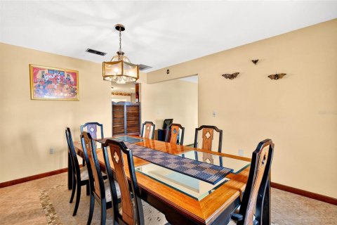 House in Wildwood, Florida 4 bedrooms, 267.19 sq.m. № 2167276 - photo 21