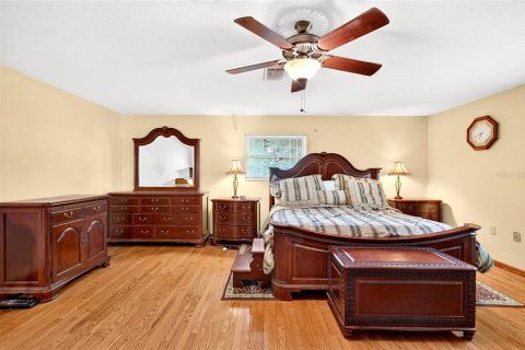 House in Wildwood, Florida 4 bedrooms, 267.19 sq.m. № 2167276 - photo 28