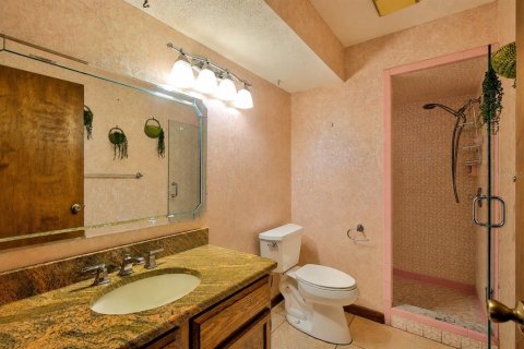 House in Wildwood, Florida 4 bedrooms, 267.19 sq.m. № 2167276 - photo 23