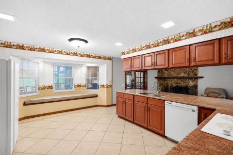 House in Wildwood, Florida 4 bedrooms, 267.19 sq.m. № 2167276 - photo 14