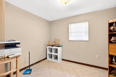 House in Wildwood, Florida 4 bedrooms, 267.19 sq.m. № 2167276 - photo 25