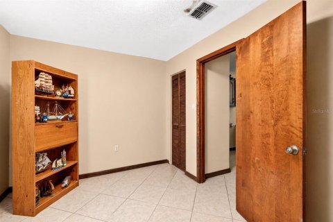 House in Wildwood, Florida 4 bedrooms, 267.19 sq.m. № 2167276 - photo 26