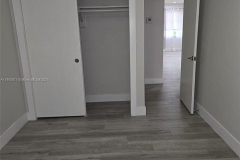 Снять в аренду виллу или дом в Купер-Сити, Флорида 2 спальни, 98.57м2, № 1963331 - фото 5