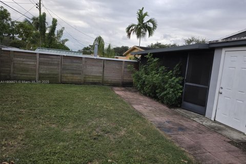 Снять в аренду виллу или дом в Купер-Сити, Флорида 2 спальни, 98.57м2, № 1963331 - фото 21