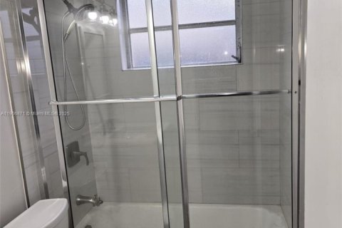 Снять в аренду виллу или дом в Купер-Сити, Флорида 2 спальни, 98.57м2, № 1963331 - фото 12