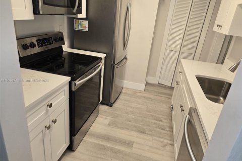 Снять в аренду виллу или дом в Купер-Сити, Флорида 2 спальни, 98.57м2, № 1963331 - фото 11