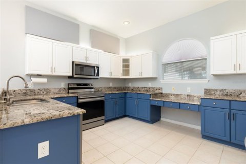 House in Altamonte Springs, Florida 4 bedrooms, 280.1 sq.m. № 2151974 - photo 17