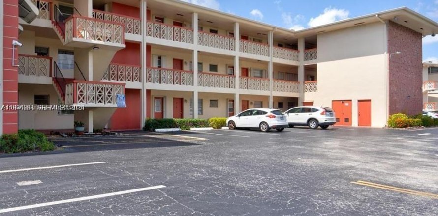 Condominio en Plantation, Florida, 1 dormitorio  № 1994593