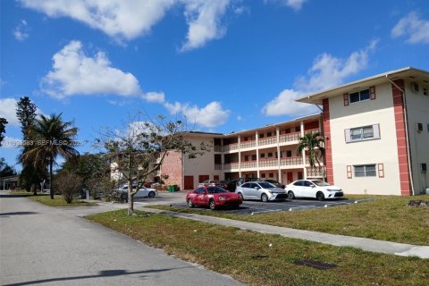 Condominio en venta en Plantation, Florida, 1 dormitorio, 69.49 m2 № 1994593 - foto 19