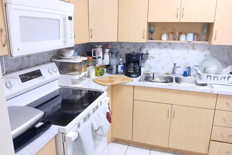 Condominio en venta en Plantation, Florida, 1 dormitorio, 69.49 m2 № 1994593 - foto 11