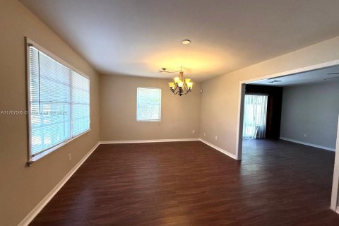 Casa en venta en Tampa, Florida, 3 dormitorios № 1887280 - foto 7