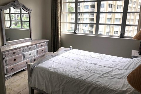 Condo in Miami, Florida, 1 bedroom  № 2174903 - photo 21
