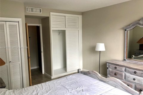 Condo in Miami, Florida, 1 bedroom  № 2174903 - photo 20