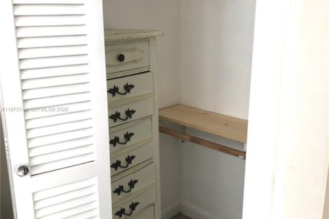 Condo in Miami, Florida, 1 bedroom  № 2174903 - photo 24