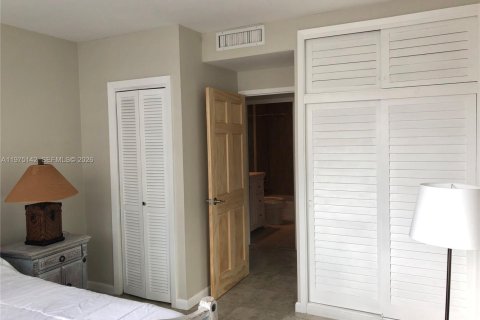 Condo in Miami, Florida, 1 bedroom  № 2174903 - photo 23