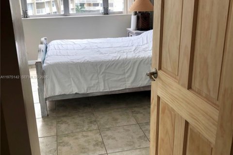 Condo in Miami, Florida, 1 bedroom  № 2174903 - photo 18
