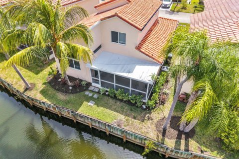 Casa en venta en Dania Beach, Florida, 3 dormitorios, 128.39 m2 № 2259749 - foto 3