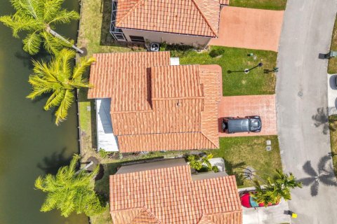 Casa en venta en Dania Beach, Florida, 3 dormitorios, 128.39 m2 № 2259749 - foto 4
