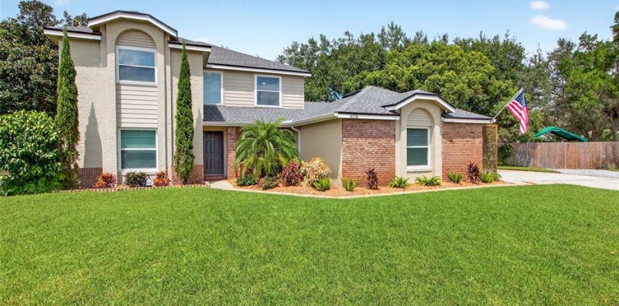 Villa ou maison à Oviedo, Floride 4 chambres, 194.44 m2 № 1900290