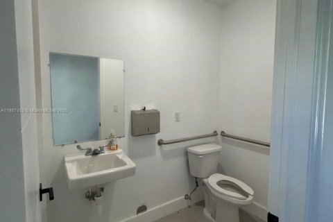 Commercial property in Miami, Florida № 1941682 - photo 6