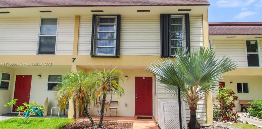 Touwnhouse à Hollywood, Floride 3 chambres, 157.93 m2 № 1695599