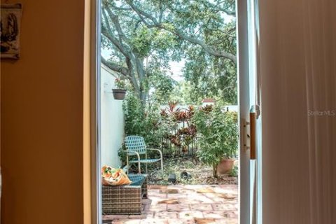 Townhouse in Dunedin, Florida 3 bedrooms, 141.95 sq.m. № 1865918 - photo 3