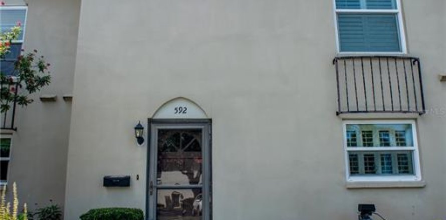Townhouse in Dunedin, Florida 3 bedrooms, 141.95 sq.m. № 1865918