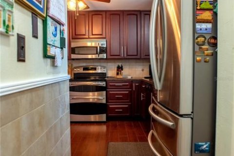 Townhouse in Dunedin, Florida 3 bedrooms, 141.95 sq.m. № 1865918 - photo 9