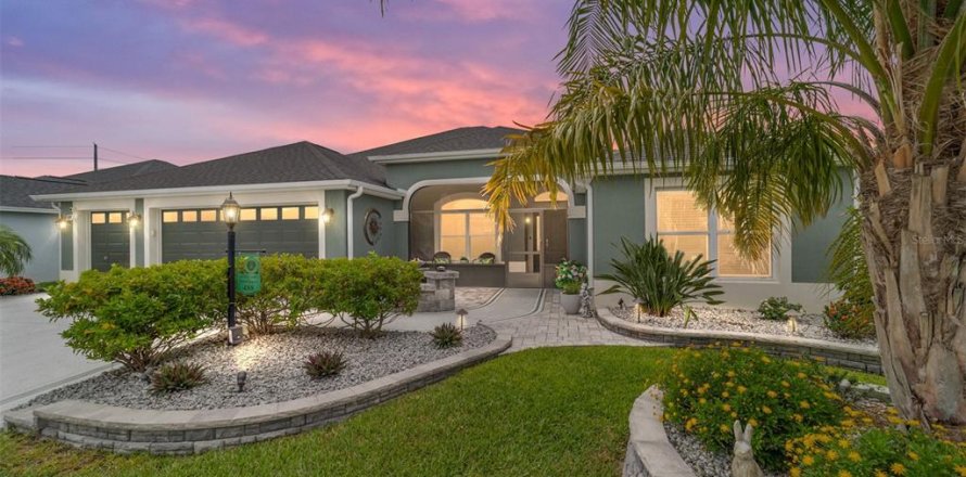 House in The Villages, Florida 4 bedrooms, 215.07 sq.m. № 1770192