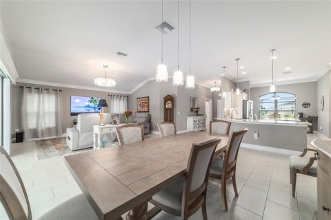House in The Villages, Florida 4 bedrooms, 215.07 sq.m. № 1770192 - photo 20