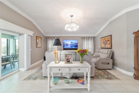 House in The Villages, Florida 4 bedrooms, 215.07 sq.m. № 1770192 - photo 10