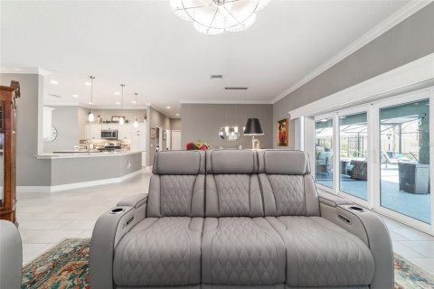 House in The Villages, Florida 4 bedrooms, 215.07 sq.m. № 1770192 - photo 14