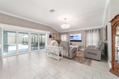 House in The Villages, Florida 4 bedrooms, 215.07 sq.m. № 1770192 - photo 9