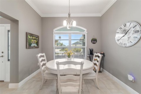 House in The Villages, Florida 4 bedrooms, 215.07 sq.m. № 1770192 - photo 27